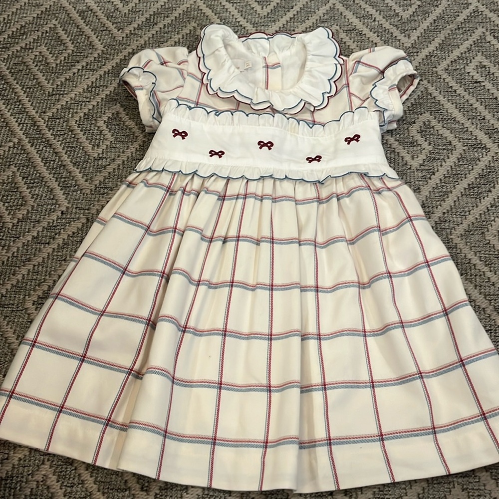 Sal and Pimenta dress for Christmas